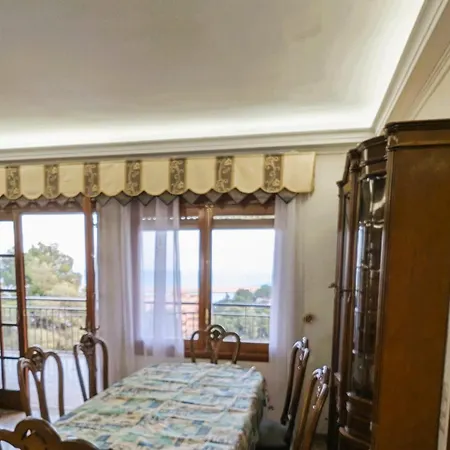 Дом отдыха Urmi 8 Vista Mar